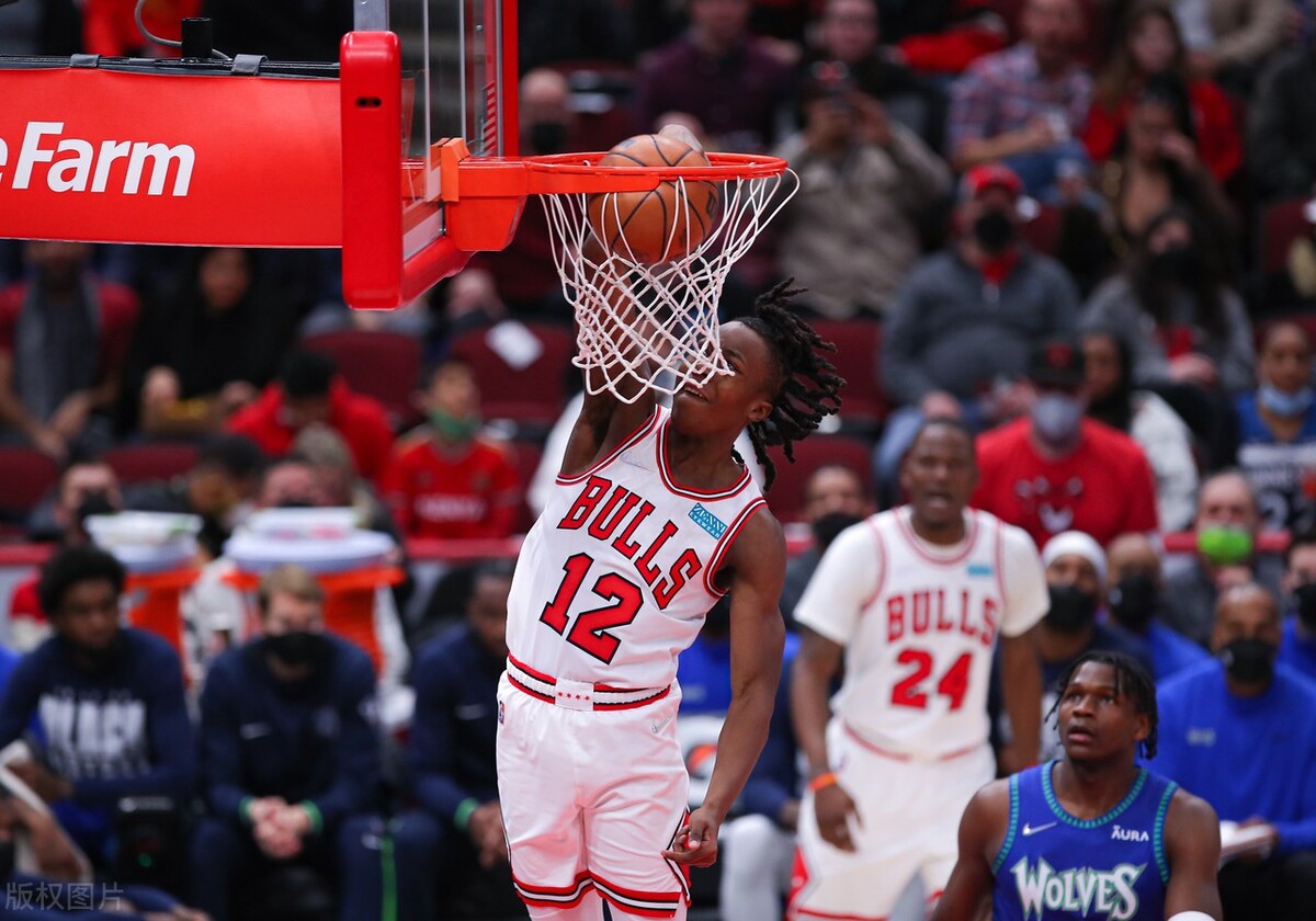 雷霆vs公牛(「策话NBA」雷霆VS公牛，德罗赞多苏穆状态狂，吉迪撞到新秀墙)