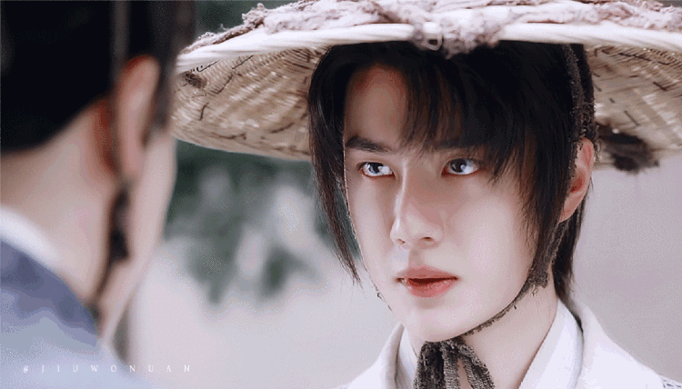 有种惊艳是男星“斗笠装”，肖战最霸气，鹿晗最可爱