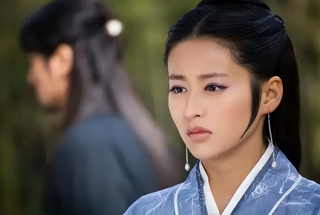 颖儿紧跟着颖儿版西施来了,这个版本出自2013年的剧集《英雄》.