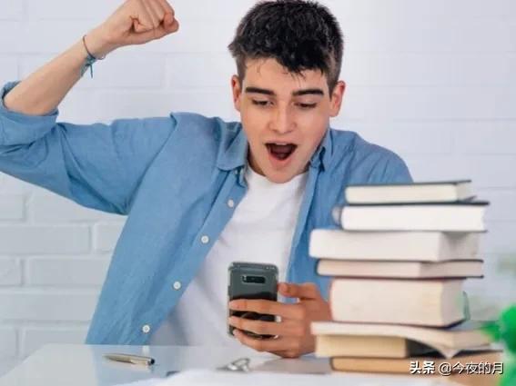 总结容易出爆款的16种自媒体文章标题，不仅阅读量高，涨粉也快