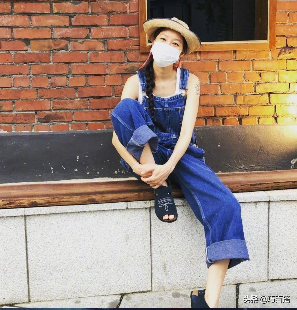 孔孝真这波操作属实赢“麻”了！私服穿搭慵懒随性，一点不显老