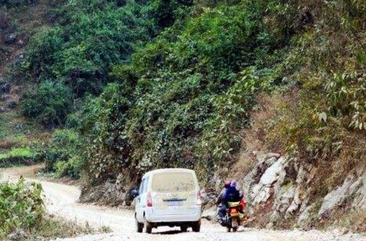 1995年，四川女大学生被120元卖给55岁老汉，2人跟牲口住了17年