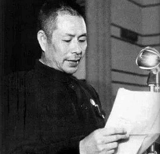 周总理坚持让弟弟提前退休，多年后侄女坦露：也为给奶奶有个交代