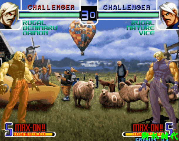 经典街机《拳皇》1P和2P一起摇大招，结果和想象的不一样