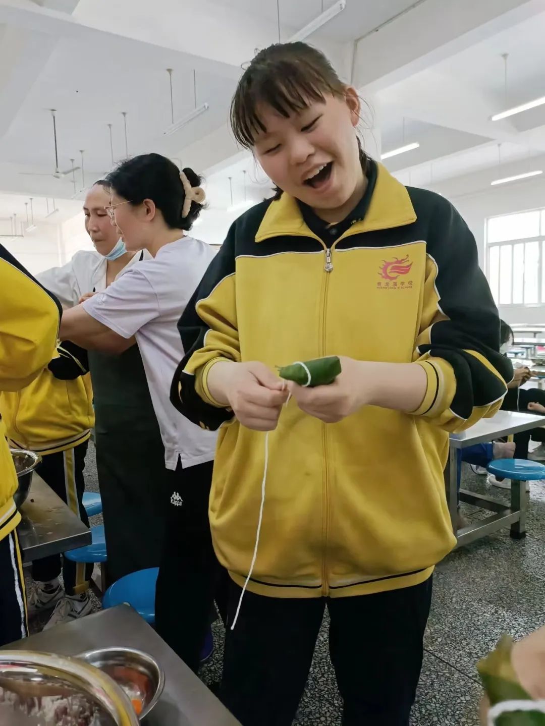我爱中国节，端午名粽香——记黄龙溪学校劳动教育主题实践活动
