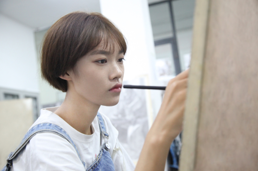 艺术生“寒冬来临”，73个艺术专业将被撤销，高考难度再升台阶