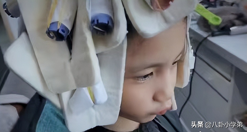 表面是演员，实际是大学老师的5位明星，他们的学生个个名气大