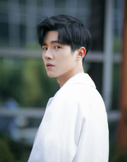 为赈灾低调捐款一百万，走红后回学校沉淀演技，未来可期刘昊然