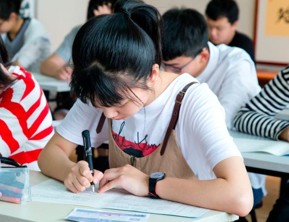 有钱就能读私立学校？有关部门下发文件，家长的看法却不太统一