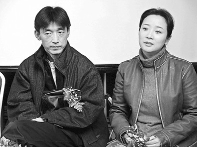 老戏骨陈小艺:嫁给初恋24年,婚内出轨丈夫也不离婚