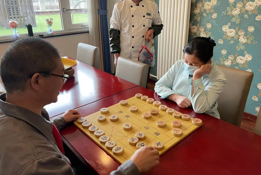 台球、象棋、唱歌…谁是北京这家养老院里的娱乐之王？