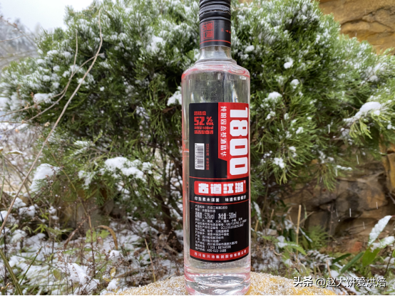 参加酒局，遇见拿吸管的人要注意，看似不起眼，其实全是老江湖
