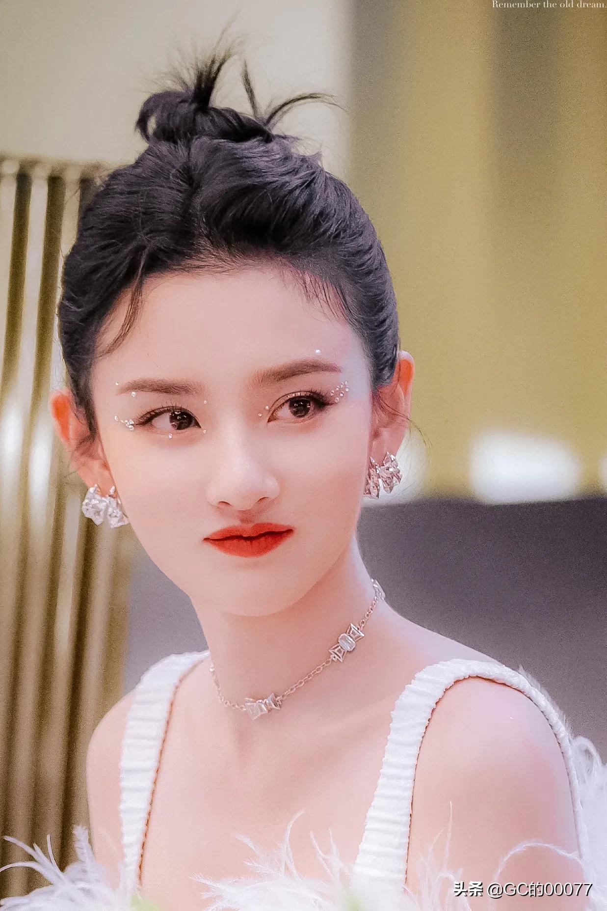 明星图片宋祖儿