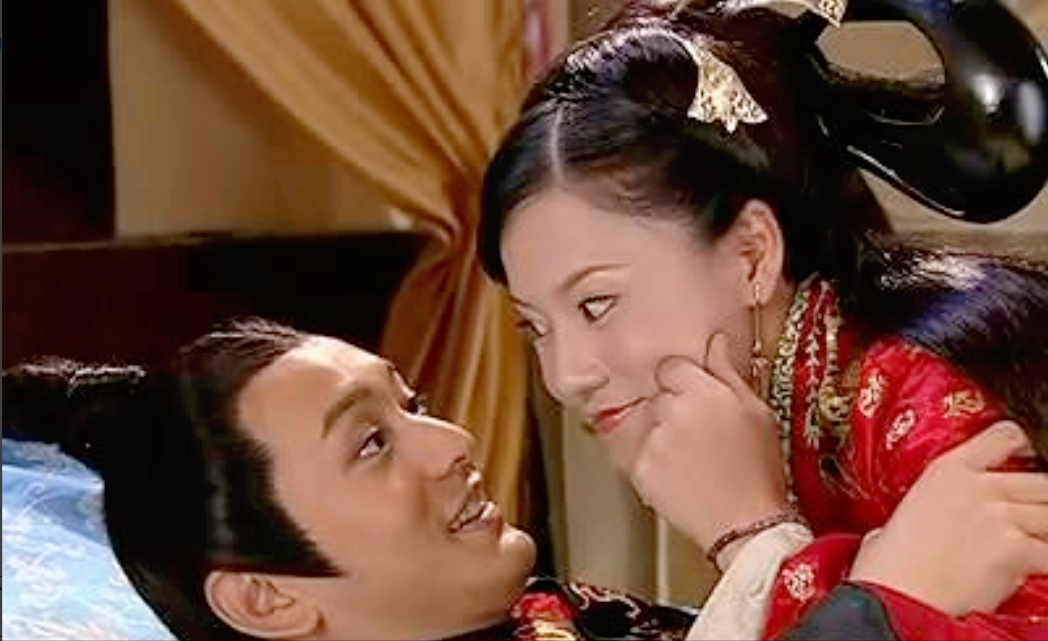 《传家》甩脸当家祖母的顾姨，不仅颜值高演技好，戏外人生更精彩