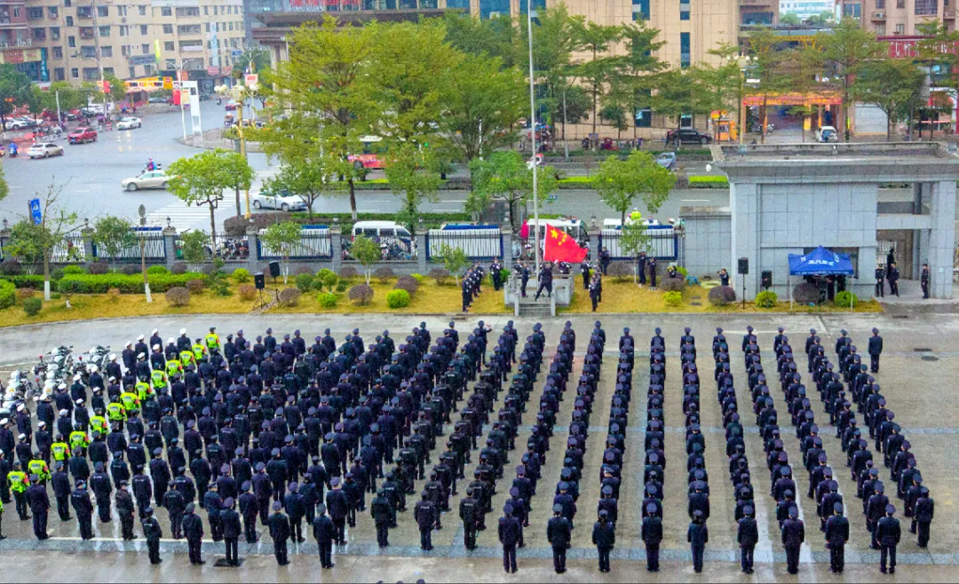 【你的平安我的节日】广西河池:以“警”之名致敬我们的节日