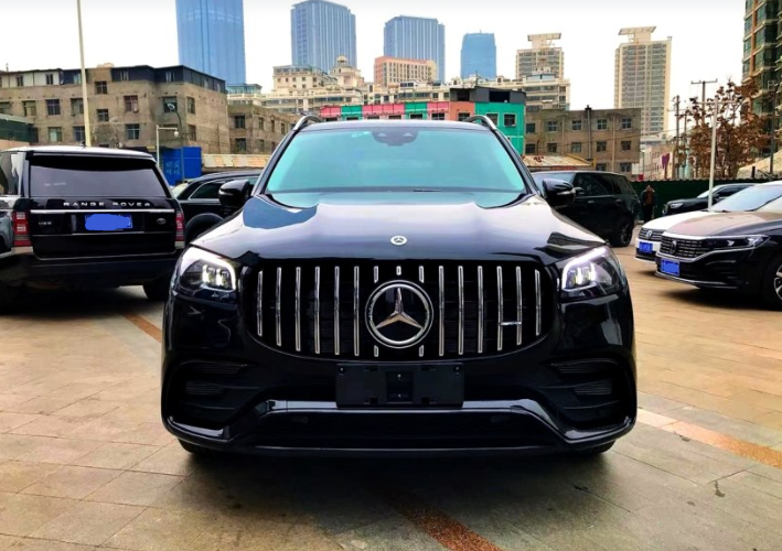 小伙花139万买奔驰GLS450，更换AMG套件，迈巴赫GLS车主直言内行
