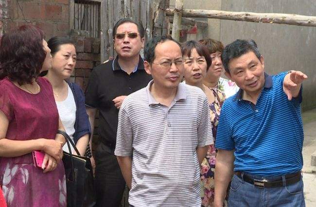 16岁考入985大学，终身研究一个数学公式，如今每个月领400元低保