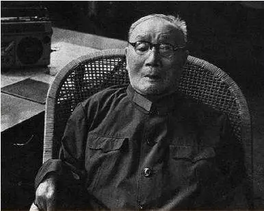 他军事才能比林彪还厉害,毛主席曾10字评价他,如今三个儿子更牛