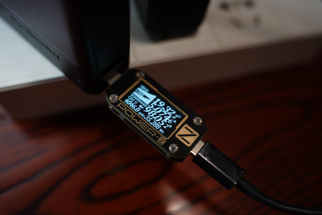 2小时充满？！Aohi 3万毫安时双向100W PD充电宝实测体验