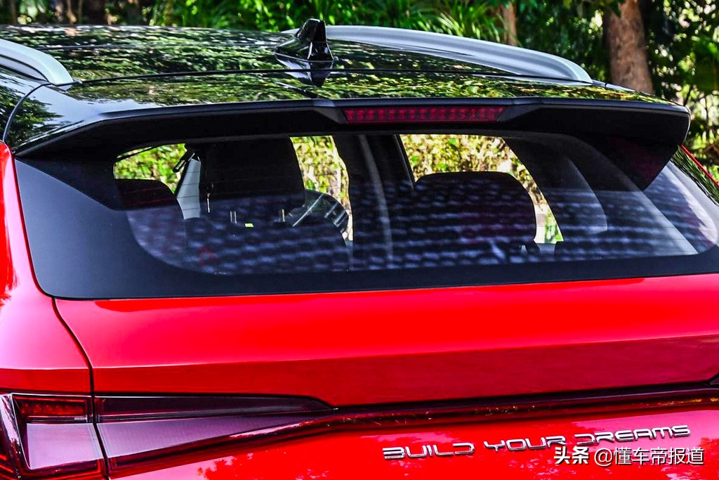 新车｜“买菜车”也能玩运动范？试驾体验2021款比亚迪e2