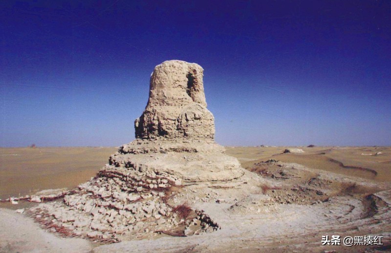 新疆旅行沙漠公路自驾游路过一个古城安迪尔