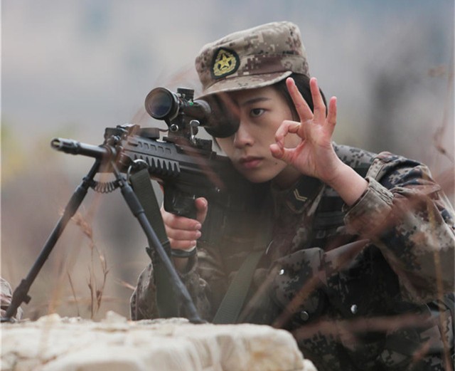 “00”后女狙击枪王沈梦可：18岁入伍，高颜值兼具一身正气