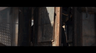 顶流巨星遭封杀？因家暴跌下神坛，还被质疑不会演戏，全靠服化道