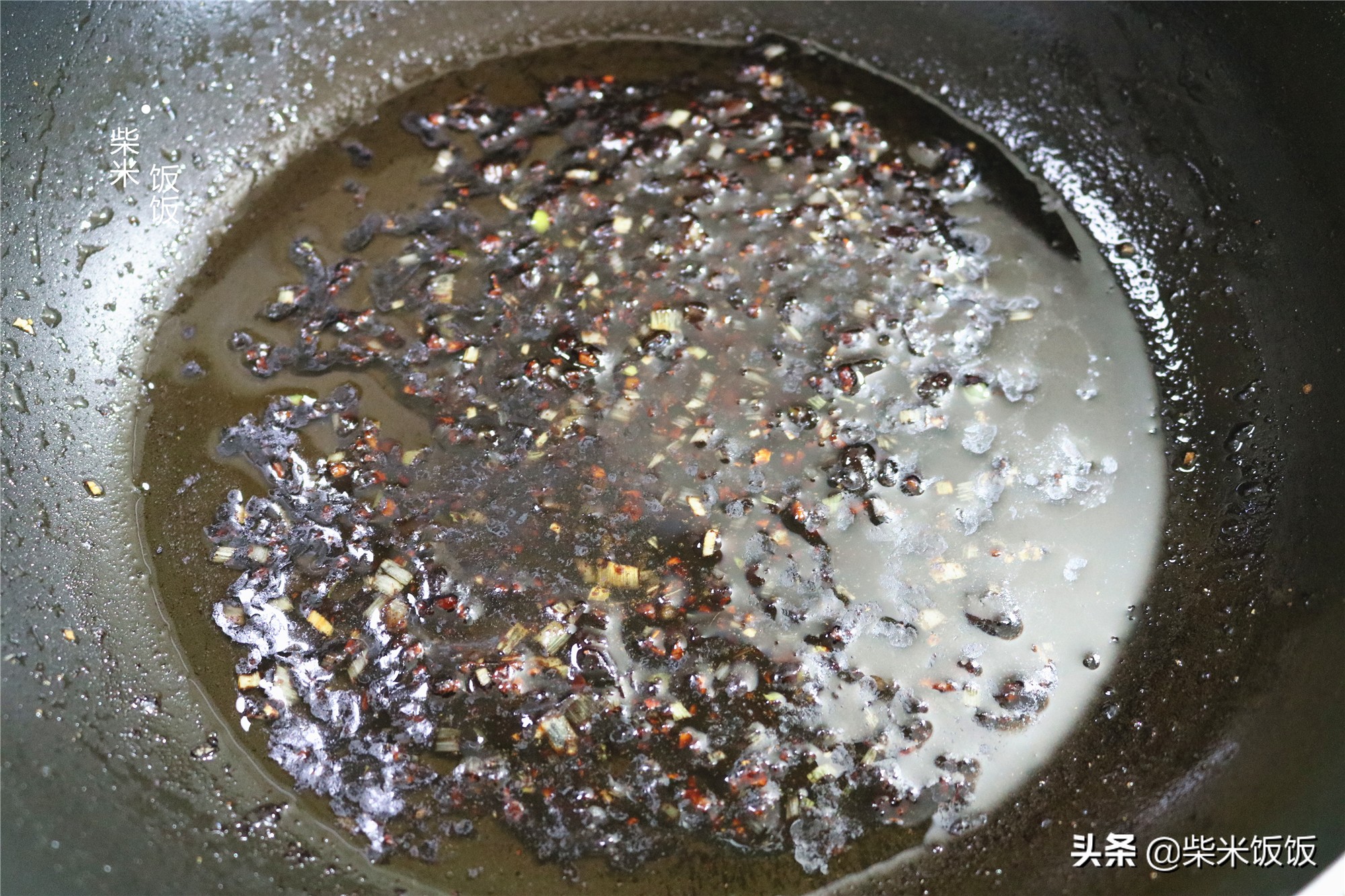 白菜包子这样做，不放一点肉，美味赛过大肉包，太好吃了