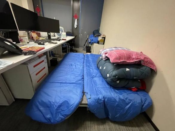 刚通报！1565+7090，上海大暴发！券商、基金员工深夜紧急逆行