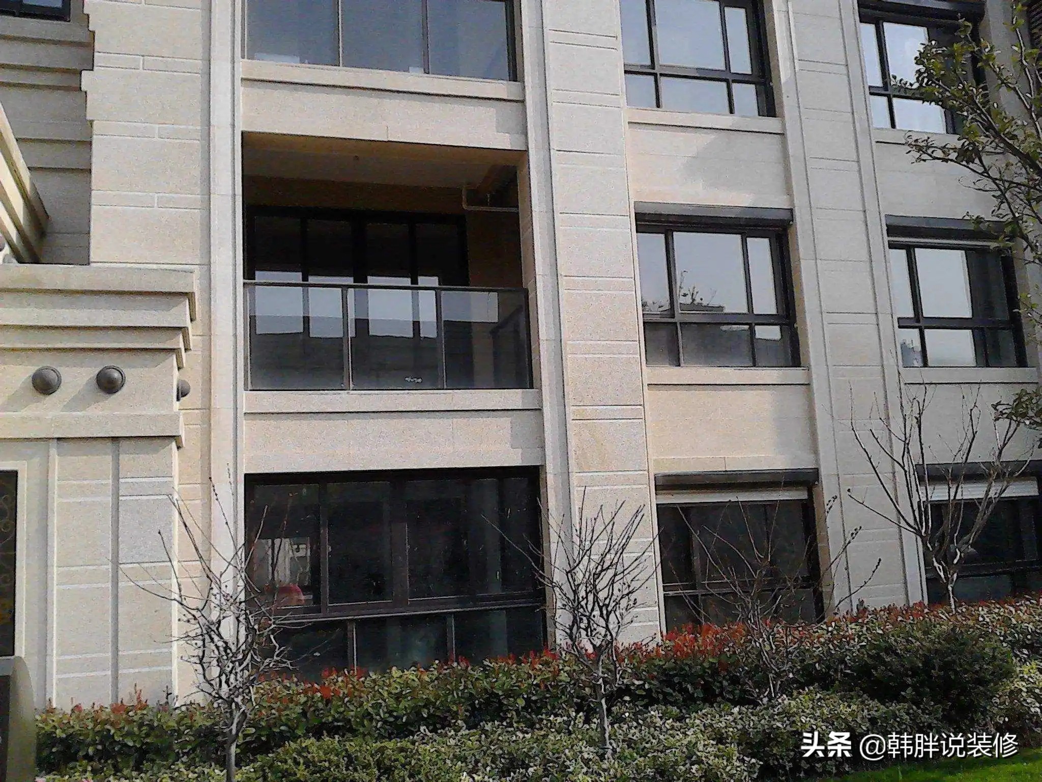 再穷再傻不买一楼，我家住了2年，简直一塌糊涂，现在是悔恨交加