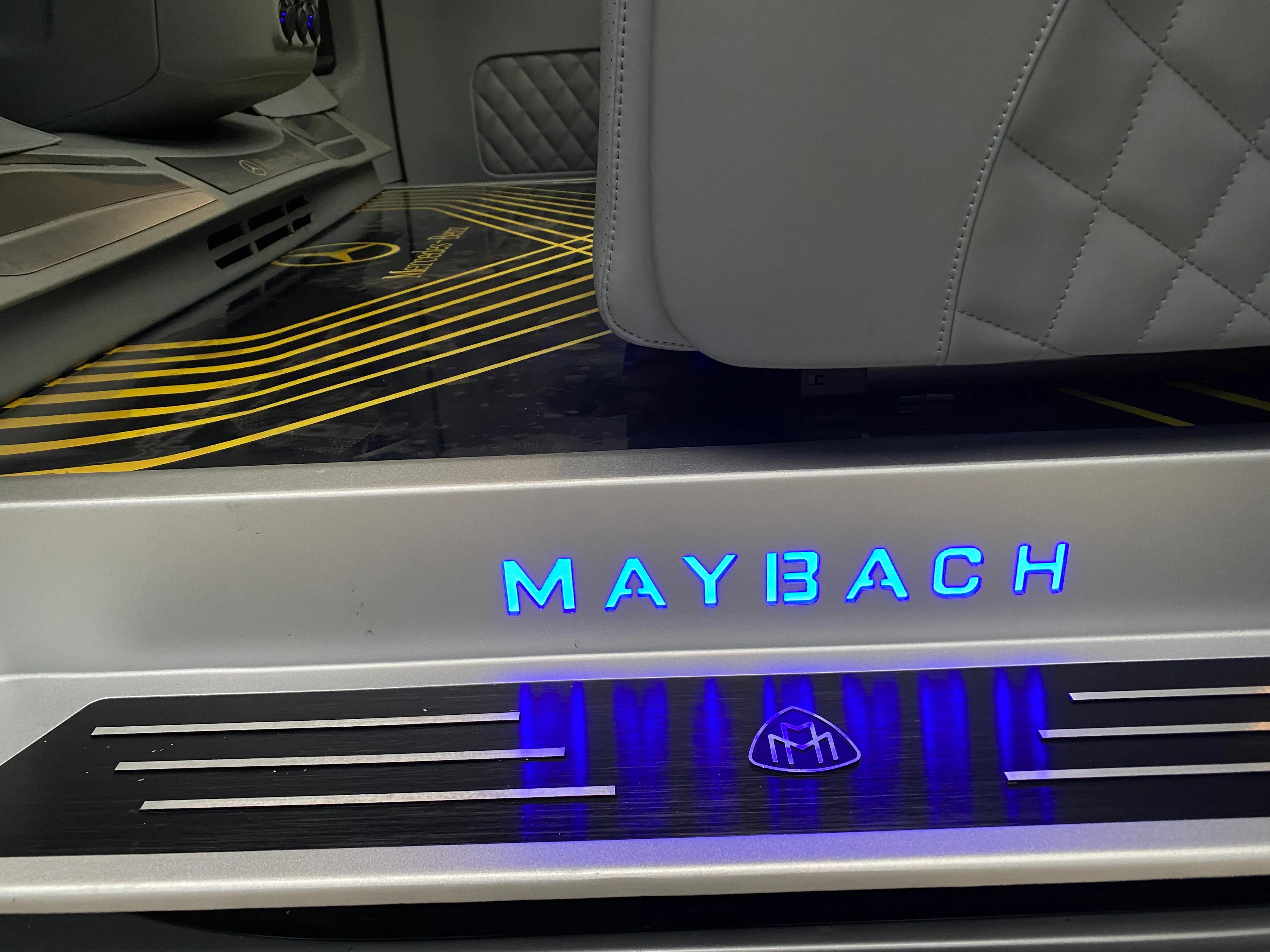 让人爱不释手的奔驰威霆双色典藏版