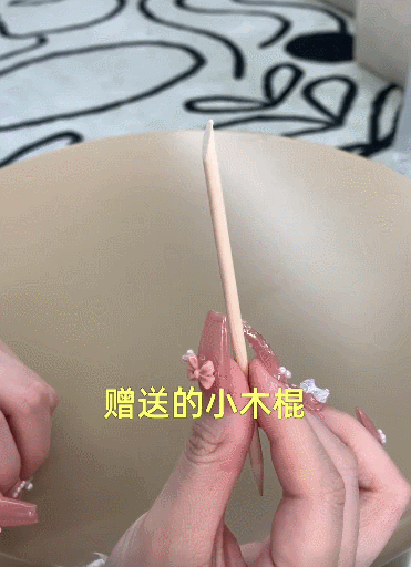 谁能拒绝在夏天做美甲呢？方便又平价的夏日美甲攻略快收好