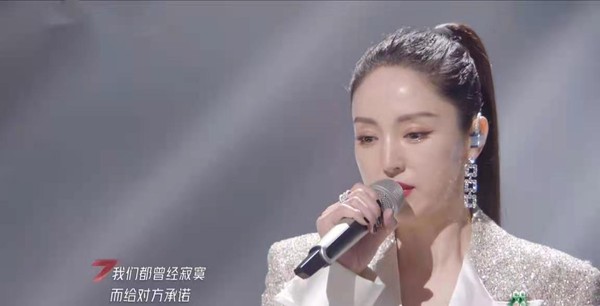 董璇：原来爱情甜蜜，无奈劳燕分飞！不回望，现在新恋情正酣