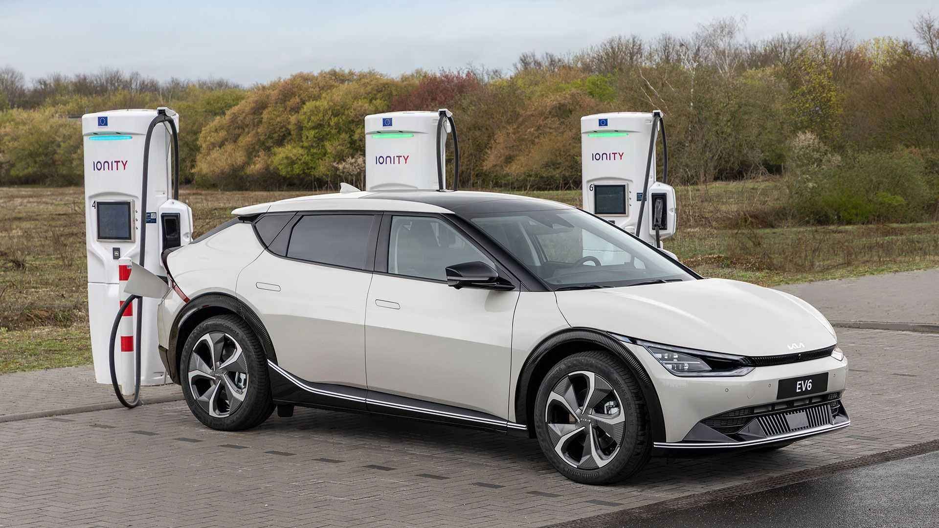 韩系纯电车在美大卖！马斯克大赞“表现出色”，为何不引入国内？