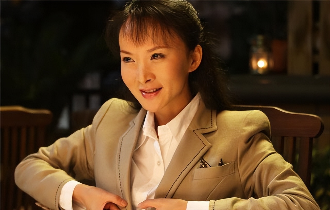 演员谢兰：和丈夫坚持丁克12年愁坏婆婆，41岁意外得子全家乐开怀