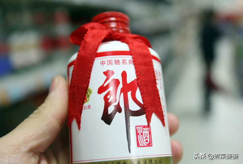 中国哪里产的白酒口感好？8大白酒排名榜，看看你喝过几款？