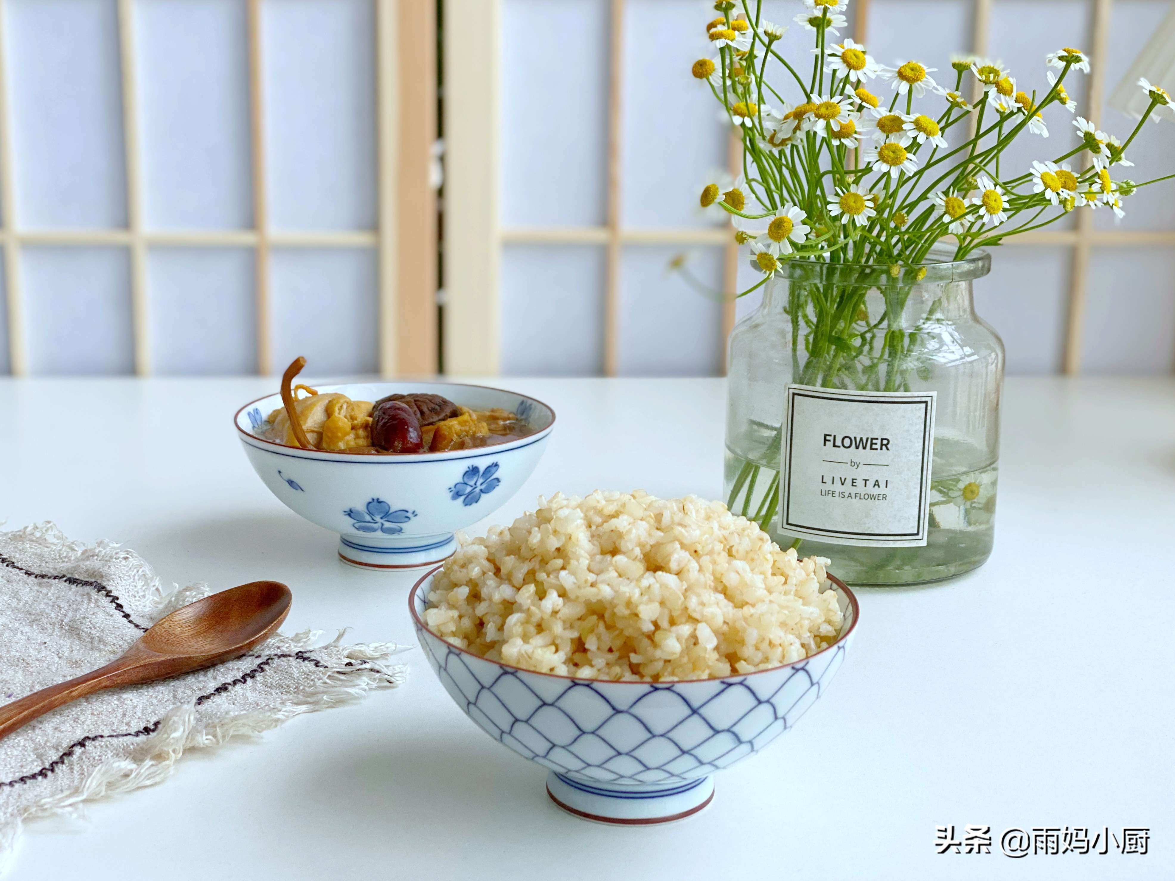 白米饭吃够了，试试发芽糙米饭，软糯可口味道香，越吃越健康