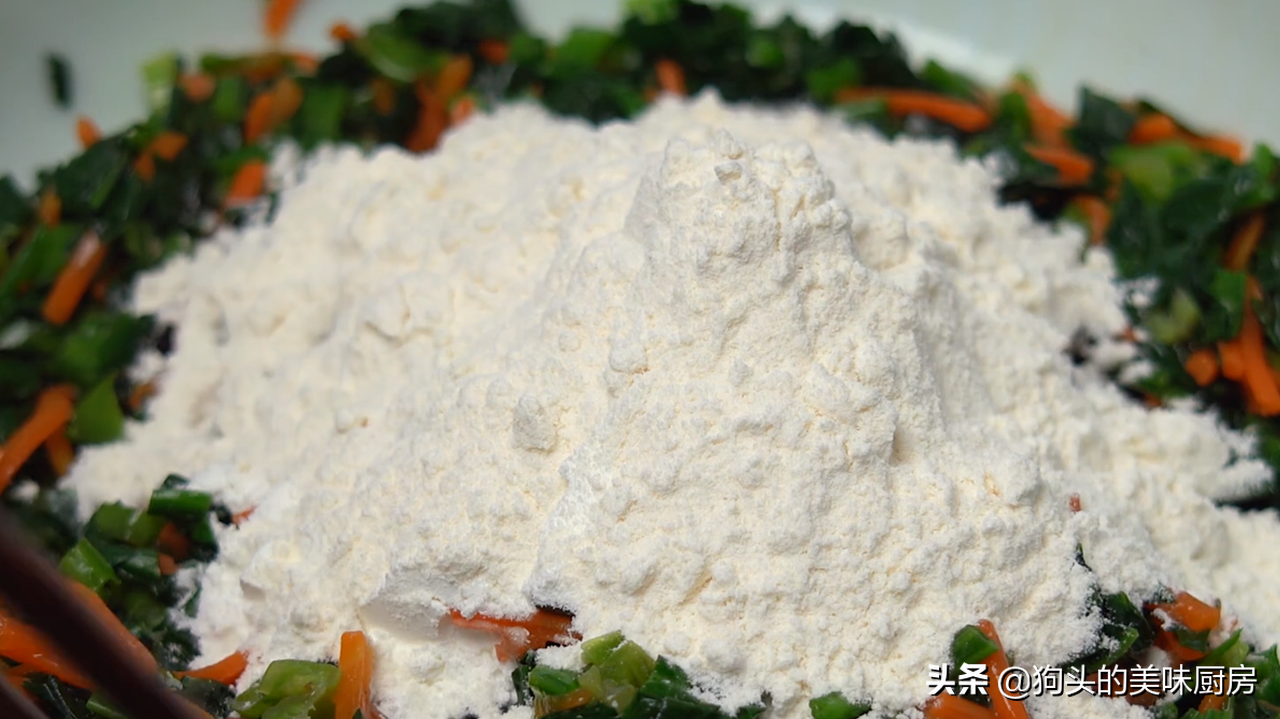 孩子不吃菠菜的试试这菜卷，3种食材一起，营养美味，不加肉也香