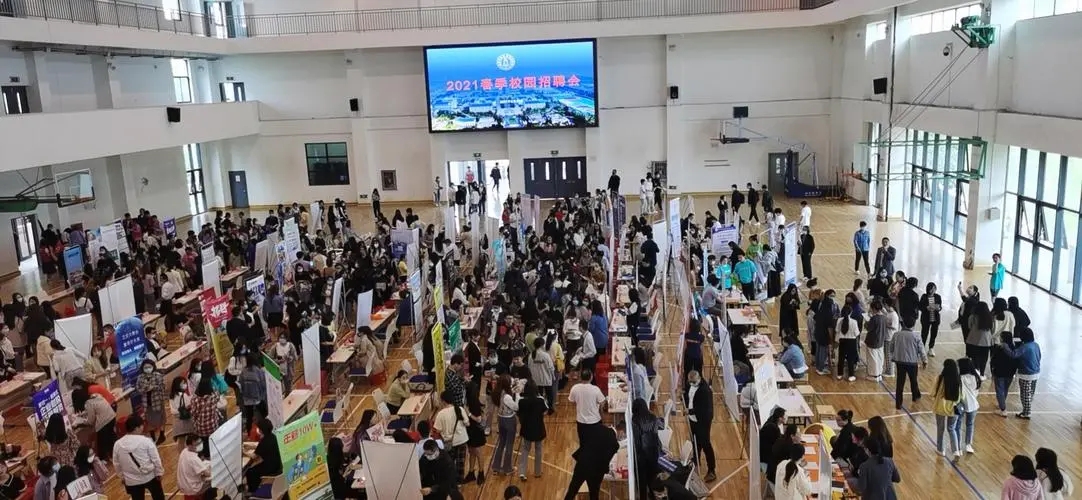 毕业进国企校园招聘和社会招聘有哪些区别？有社保记录算应届吗？