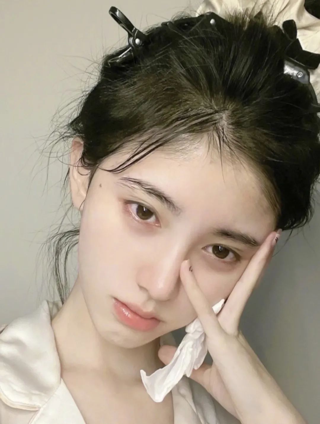 鞠婧祎：从平平无奇的土味路人，蜕变成氛围感女王