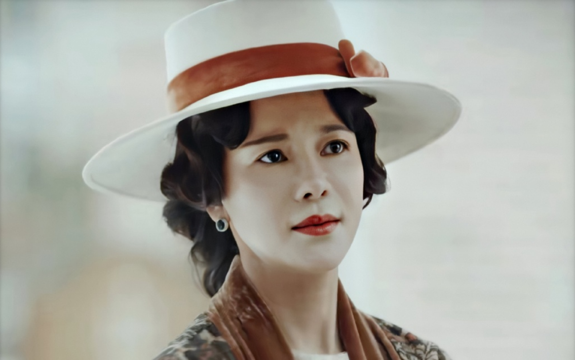 《传家》甩脸当家祖母的顾姨，不仅颜值高演技好，戏外人生更精彩