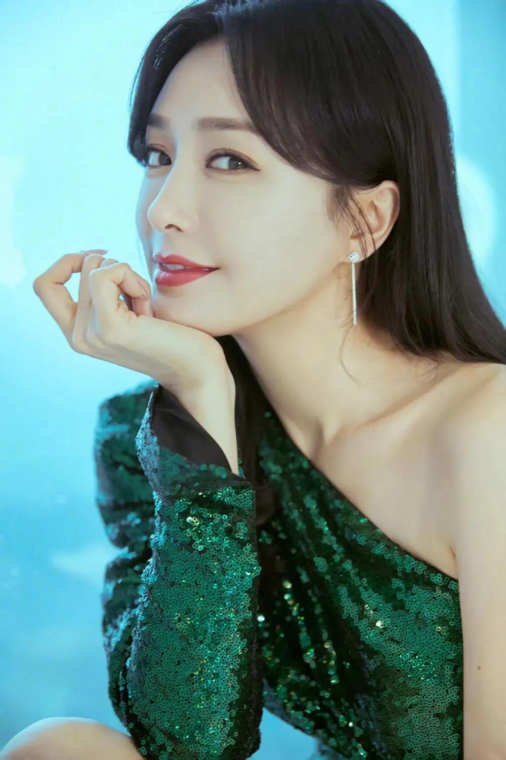 女神秦岚高清大图