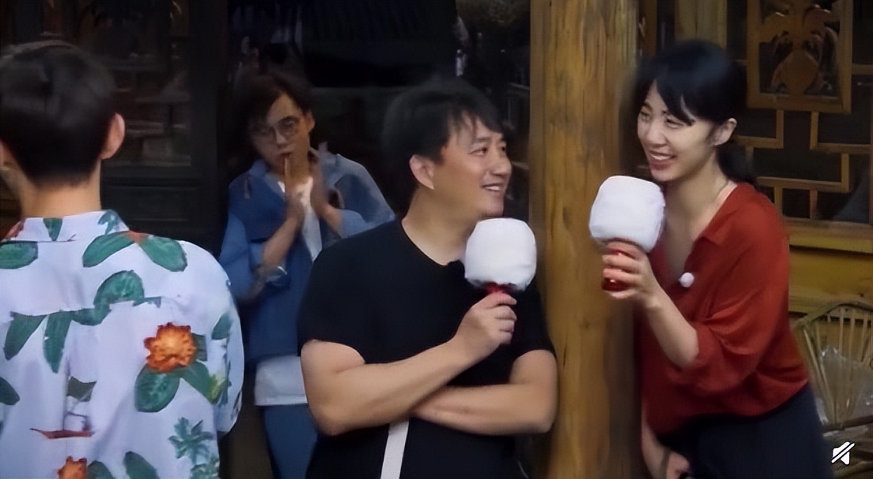 孙莉：18岁就跟了黄磊，三胎生了儿子后，她为何又选择复出？