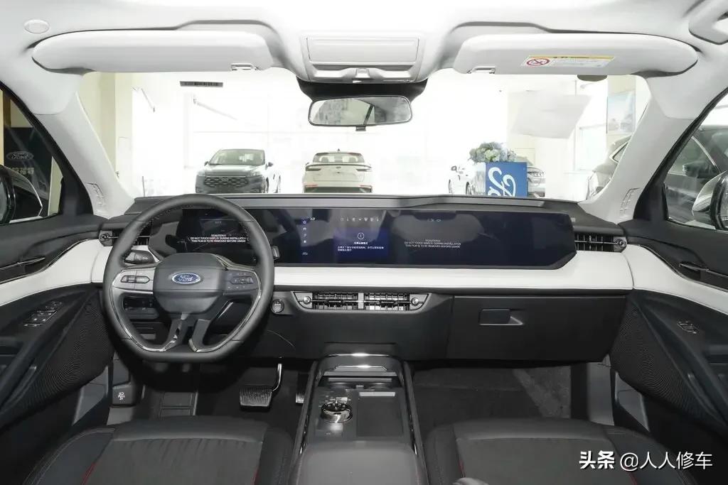 详解2022款福特蒙迪欧，2.0T 配8挡自动变速箱，官方售价15.98万起