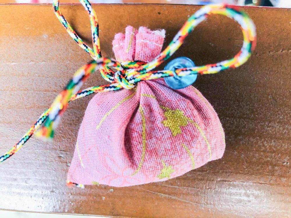 金桥小学参加“非遗传播周·青青艾草香悠悠故里情”主题活动