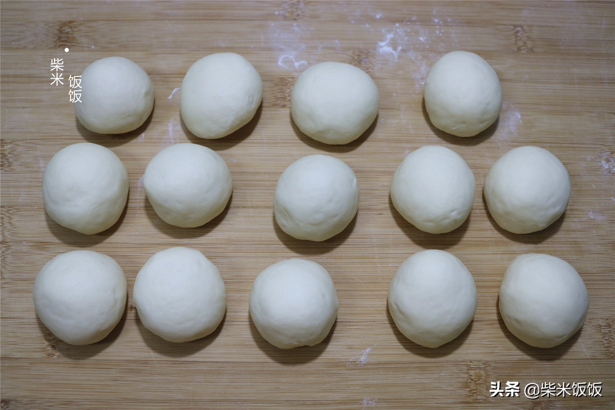 白菜包子这样做，不放一点肉，美味赛过大肉包，太好吃了