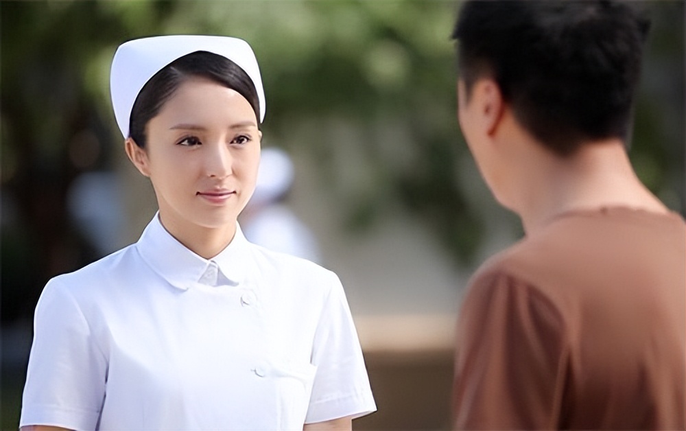 同样是演护士，把朱茵，张柏芝，赵丽颖放在一起，差别就出来了