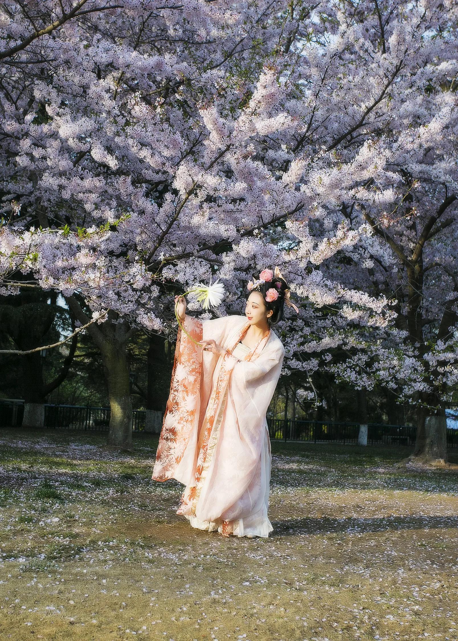 形容人物景色优美的句子