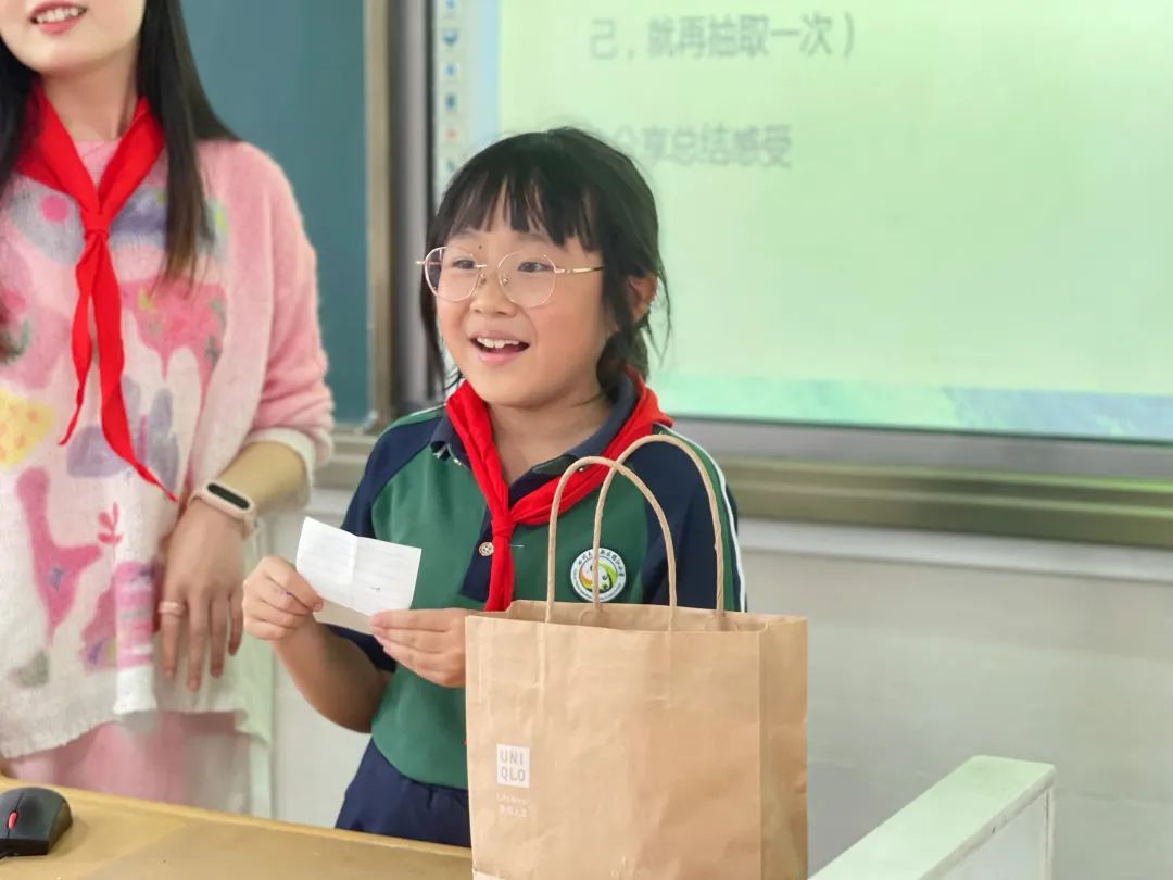 锦江小学开展第十一届“聚心传情 向阳生长”心理健康月系列活动