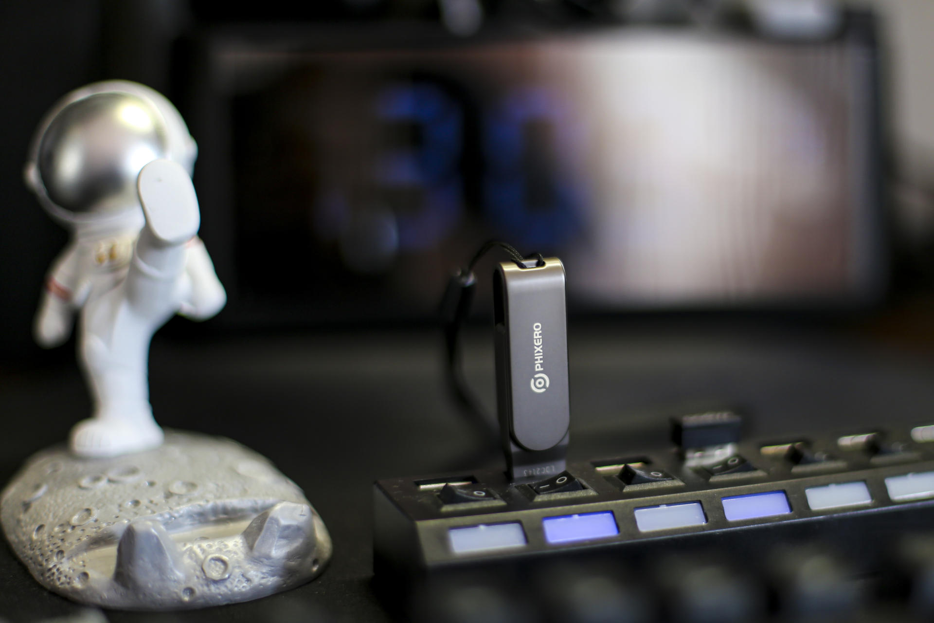 视频拷贝更随意，3GB文件只要2分钟，方便又稳定的斐数UP5优盘